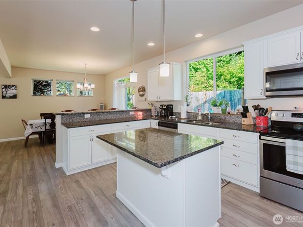 3707 SE Chesterton Drive, Port Orchard WA 98366