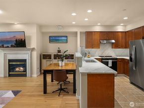 11004 NE 11th Street 404, Bellevue WA 98004