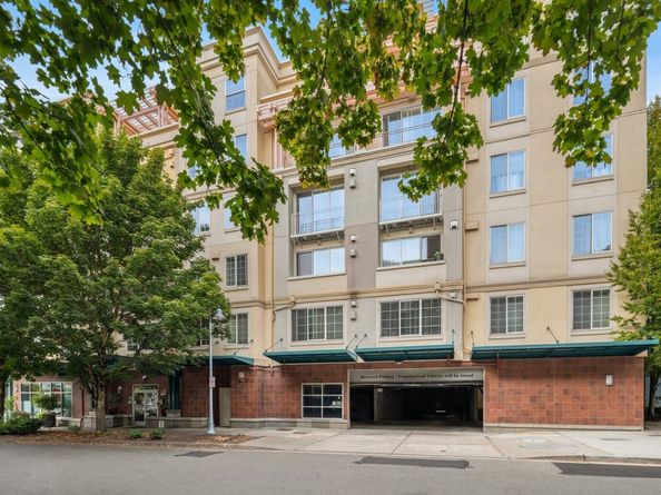 11004 NE 11th Street 404, Bellevue WA 98004