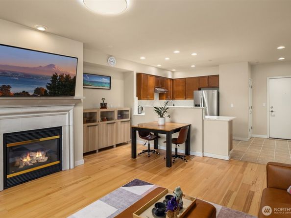 11004 NE 11th Street 404, Bellevue WA 98004