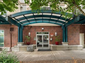 11004 NE 11th Street 404, Bellevue WA 98004