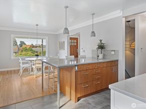 1940 Edgemont Place W, Seattle WA 98199