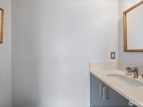 1940 Edgemont Place W, Seattle WA 98199
