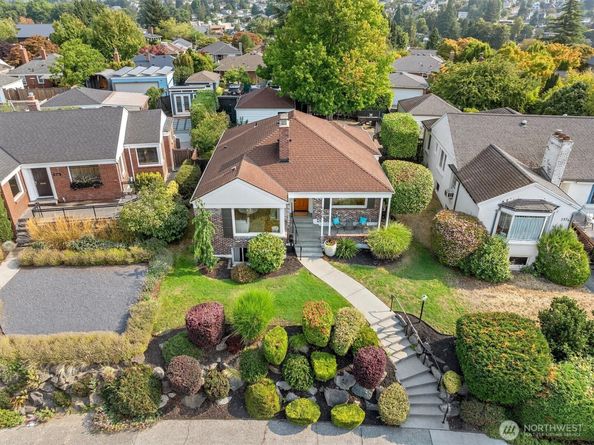 1940 Edgemont Place W, Seattle WA 98199