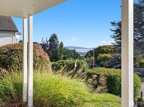 1940 Edgemont Place W, Seattle WA 98199