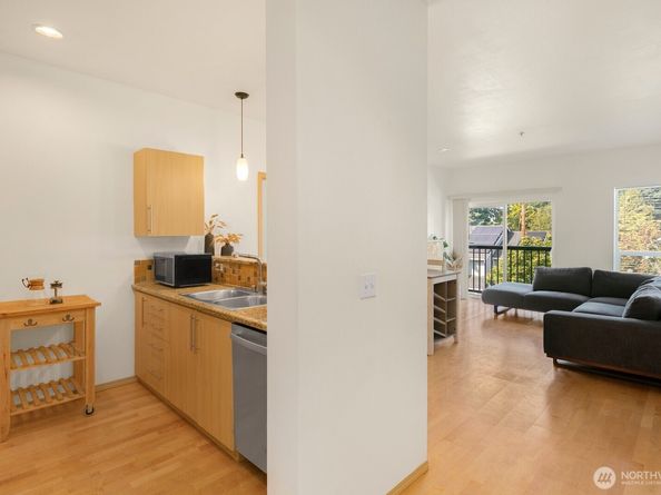 424 N 85th St 411, Seattle WA 98103