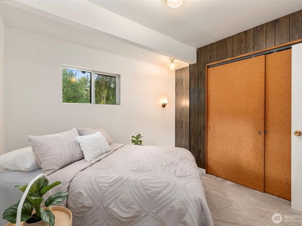 717 Twin View Place W, Bremerton WA 98312
