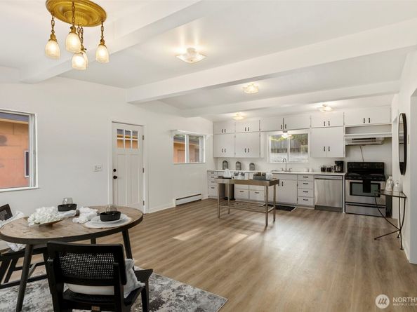 717 Twin View Place W, Bremerton WA 98312