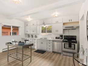 717 Twin View Place W, Bremerton WA 98312