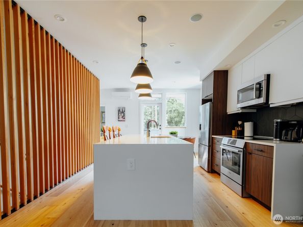 126 W Florentia Street D, Seattle WA 98119