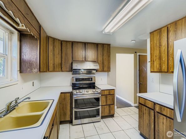 14630 3rd Avenue SW, Burien WA 98166