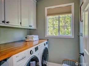 16602 SE 57th Place, Bellevue WA 98006