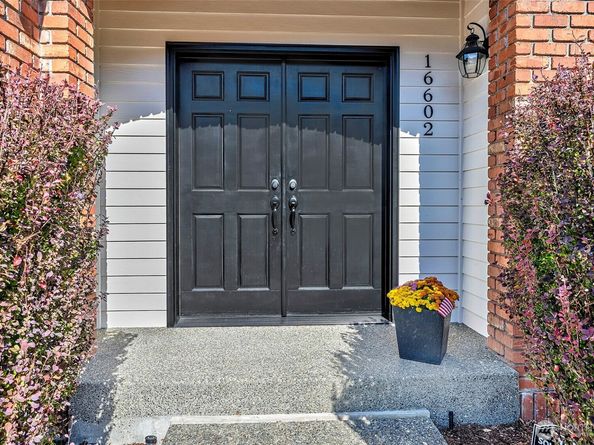 16602 SE 57th Place, Bellevue WA 98006