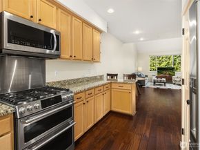 15410 135th Place NE 32C, Woodinville WA 98072