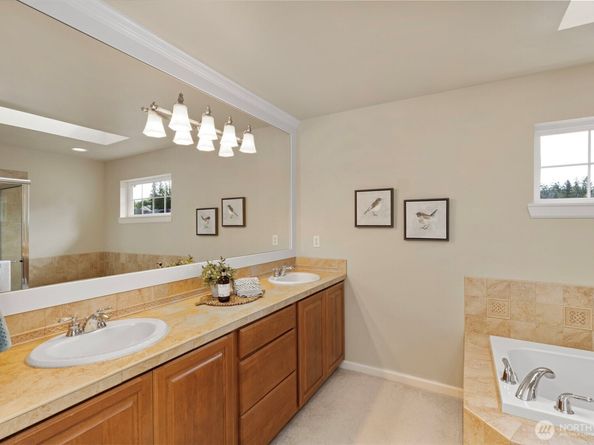 2776 NE Noll Valley Loop, Poulsbo WA 98370