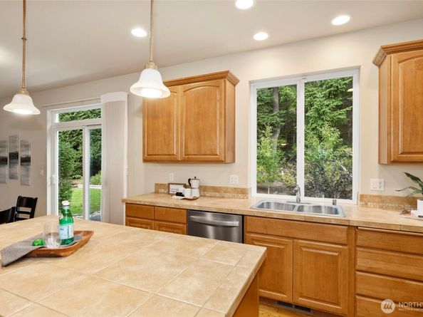 2776 NE Noll Valley Loop, Poulsbo WA 98370