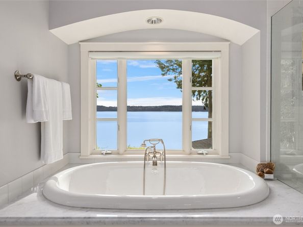 13401 Manzanita Road NE, Bainbridge Island WA 98110