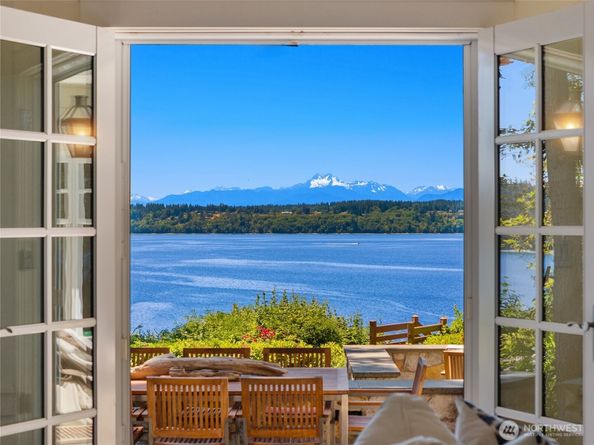 13401 Manzanita Road NE, Bainbridge Island WA 98110