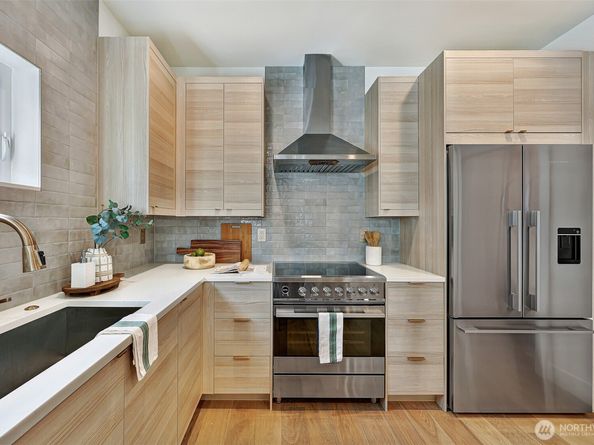 8009 27th Avenue NW, Seattle WA 98117