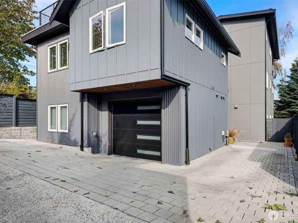 8009 27th Avenue NW, Seattle WA 98117