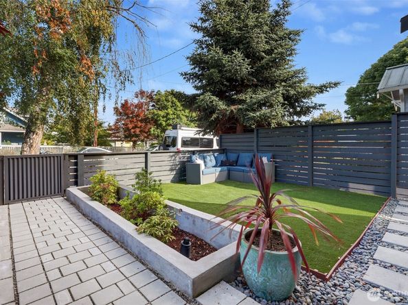 8009 27th Avenue NW, Seattle WA 98117