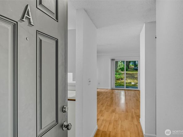 14424 NE 30th Place 29A, Bellevue WA 98007