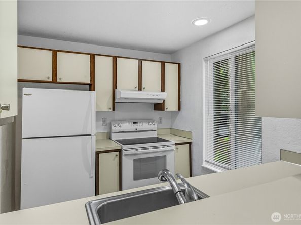 14424 NE 30th Place 29A, Bellevue WA 98007