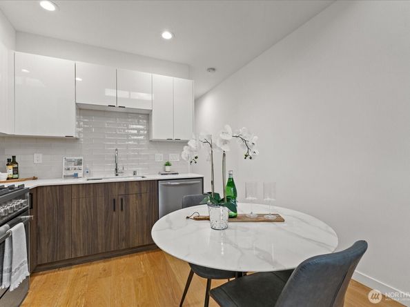5439 California Avenue SW H, Seattle WA 98136
