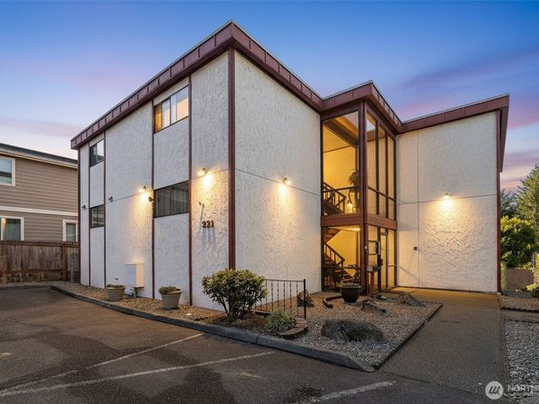 221 SW 154th Street 8, Burien WA 98166