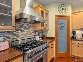 9301 53rd Avenue S, Seattle WA 98118