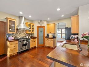 9301 53rd Avenue S, Seattle WA 98118