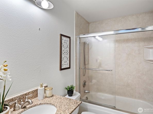 17714 160th Avenue SE, Renton WA 98058