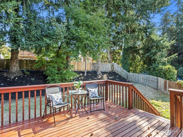 17714 160th Avenue SE, Renton WA 98058