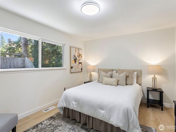 17714 160th Avenue SE, Renton WA 98058