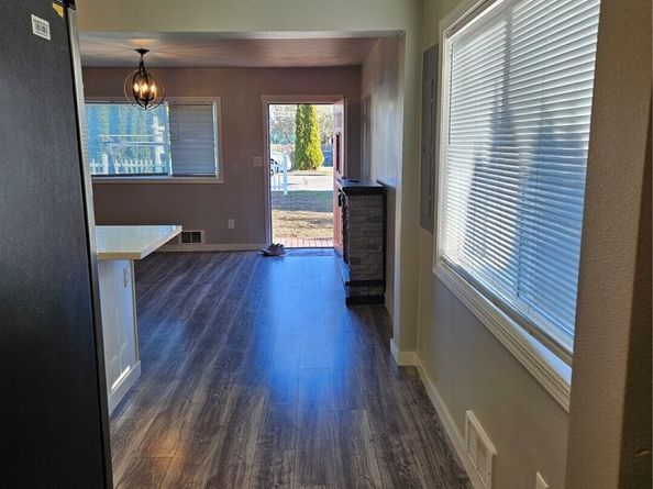 803 Dayton Avenue NE, Renton WA 98056