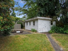 9521 12th Avenue NW, Seattle WA 98117