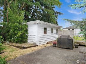 9521 12th Avenue NW, Seattle WA 98117