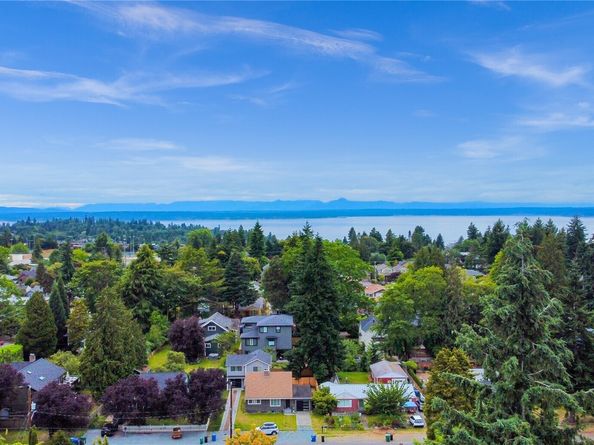 9521 12th Avenue NW, Seattle WA 98117