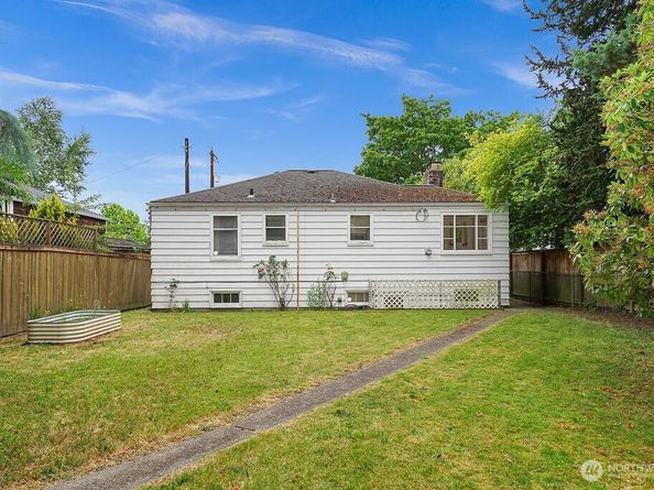 9521 12th Avenue NW, Seattle WA 98117