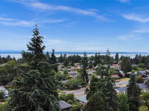 9521 12th Avenue NW, Seattle WA 98117