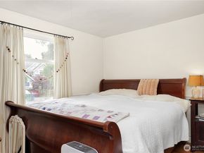 9521 12th Avenue NW, Seattle WA 98117