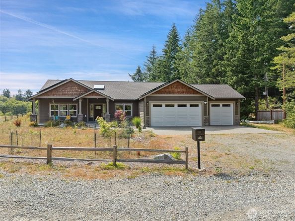 1738 Lilypad Place E, Port Orchard WA 98366