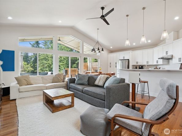 1738 Lilypad Place E, Port Orchard WA 98366