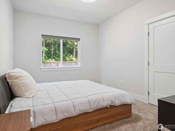 1738 Lilypad Place E, Port Orchard WA 98366