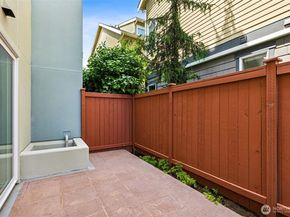 1613 California Avenue SW 101, Seattle WA 98116