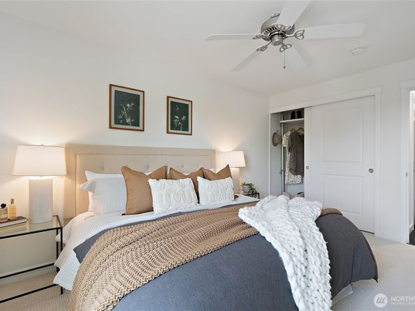 1909 10th Avenue W 203, Seattle WA 98119