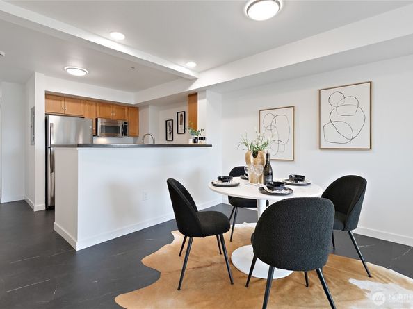 1909 10th Avenue W 203, Seattle WA 98119