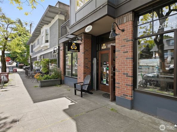 1909 10th Avenue W 203, Seattle WA 98119