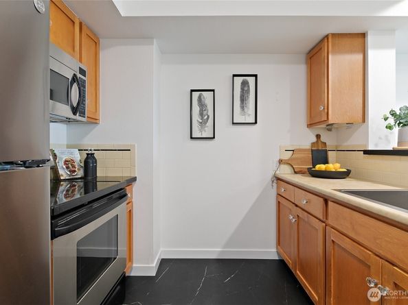 1909 10th Avenue W 203, Seattle WA 98119