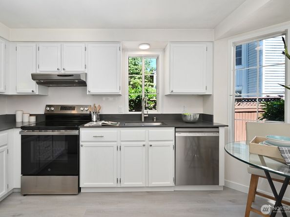 10263 NE 129th Lane, Kirkland WA 98034